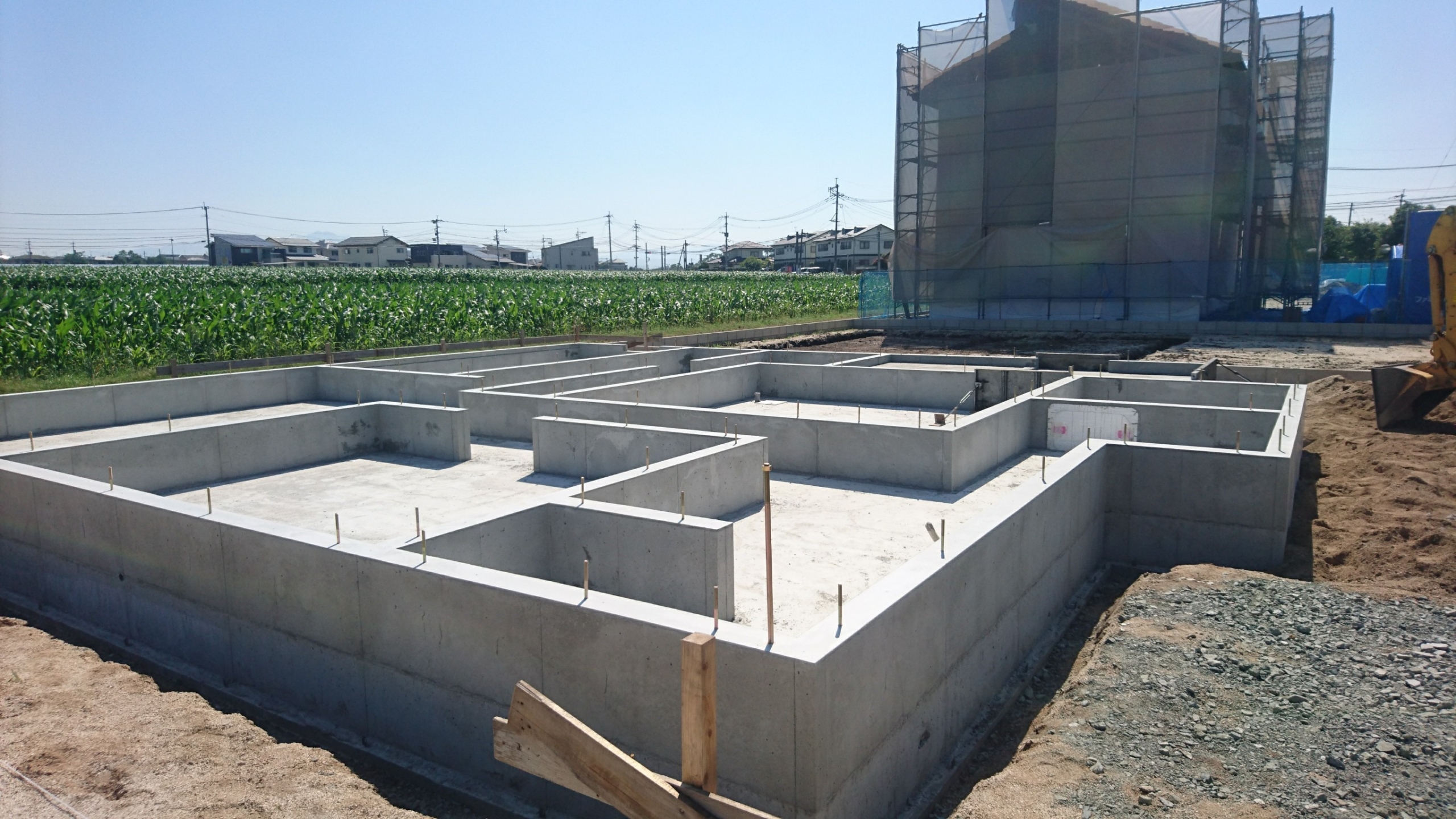 住宅の「基礎」完全ガイド！種類（べた基礎・布基礎・ブロック基礎）と役割、選び方で耐震・耐久性アップ | 家づくりの知識 | 株式会社Izumida